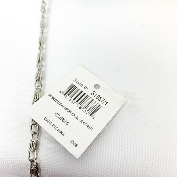 NWT White & Bright Floral Shoulder Bag with Silver Chain Strap - Picture 12 of 13